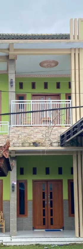 Ijen kingdom guest house，位于Tamansuruh的酒店