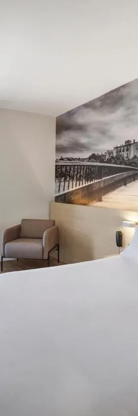 B&B HOTEL Girona 3，位于萨尔特的酒店