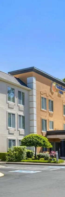 迪克森康福特茵酒店，位于迪克森的酒店