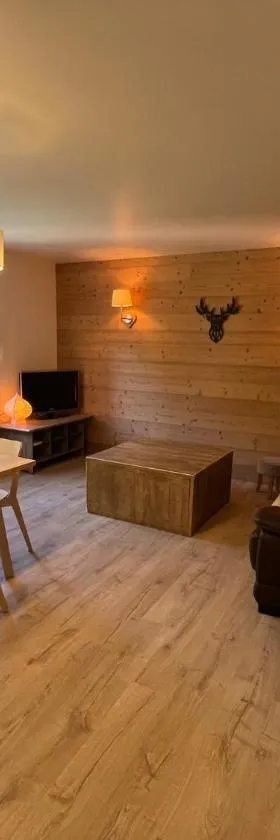 Loft 5 personnes type chalet avec jardin，位于摩泽尔河畔圣莫里斯的酒店