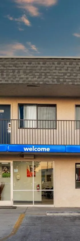 双子瀑布6号汽车旅馆，位于双子瀑布的酒店