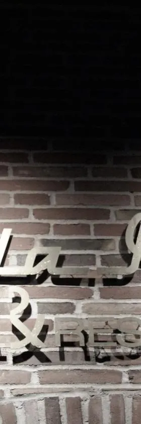 贝拉意大利酒店，位于森讷堡的酒店