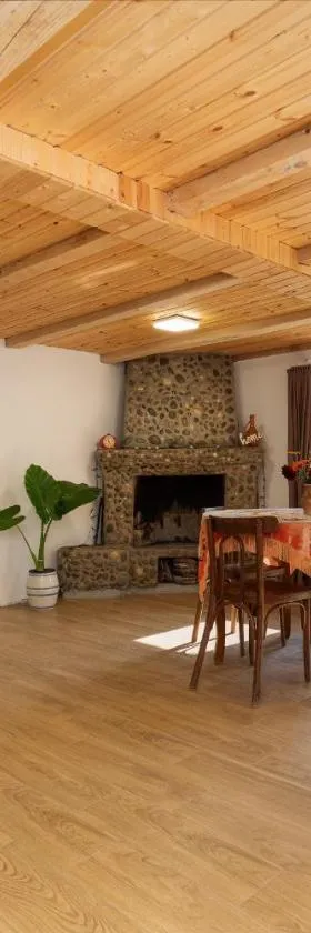 La-Marti, Idyllische Unterkunft mit Kamin，位于Bagdatʼi的酒店