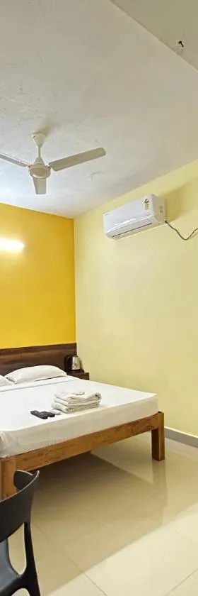 Ramakrishna Rooms Srirangam，位于蒂鲁奇奇拉帕利的酒店
