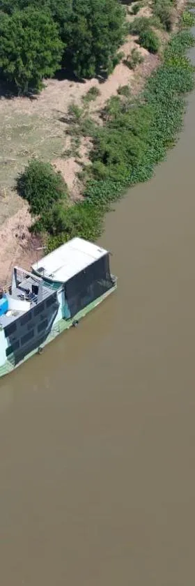 Barco Casa Pantanal Toca da Onça，位于波科内的酒店