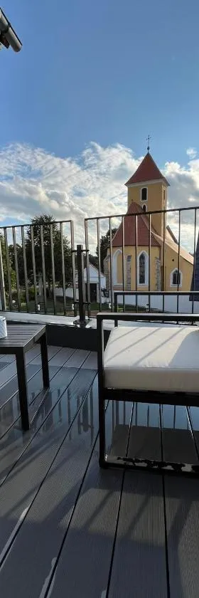 Family Apartments Černice，位于Mojné的酒店