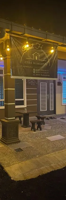 Zees Homestay Bandar Pontian，位于小笨珍的酒店