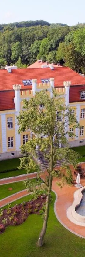 Relais & Châteaux Hotel Quadrille - Adults Only，位于格丁尼亚的酒店