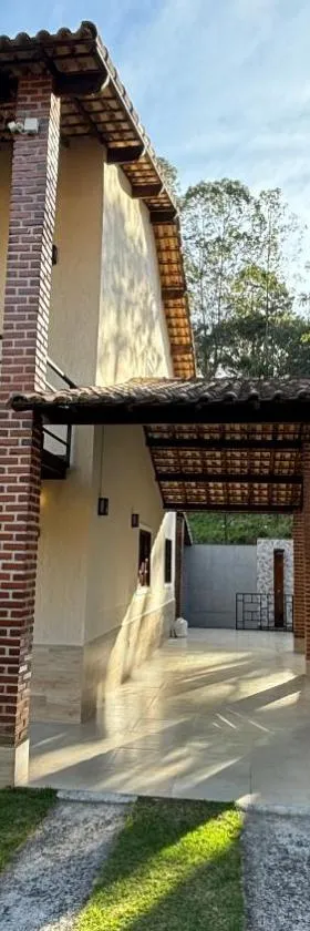 Chalé Benfica - Condominio Chales do Parque，位于伊塔蒂亚亚的酒店
