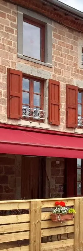 Les pierres roses，位于Coise的酒店