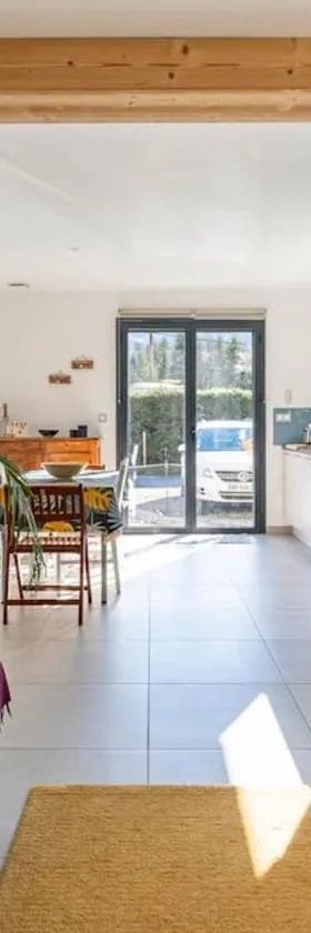 Appartement Verchaix 5min de Samoens Vallée Giffre，位于Verchaix的酒店