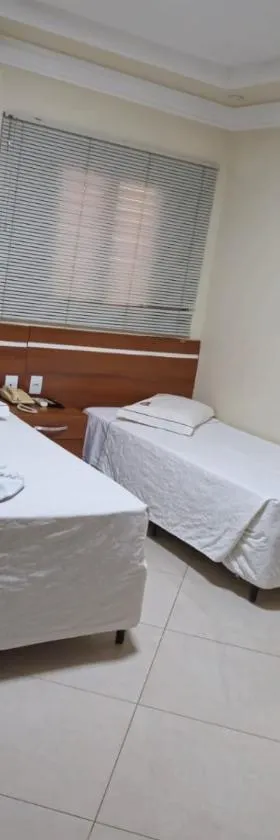 Dourados Center Hotel，位于多拉杜斯的酒店