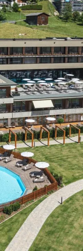 Alpenhotel Montafon & SPA，位于施伦斯的酒店