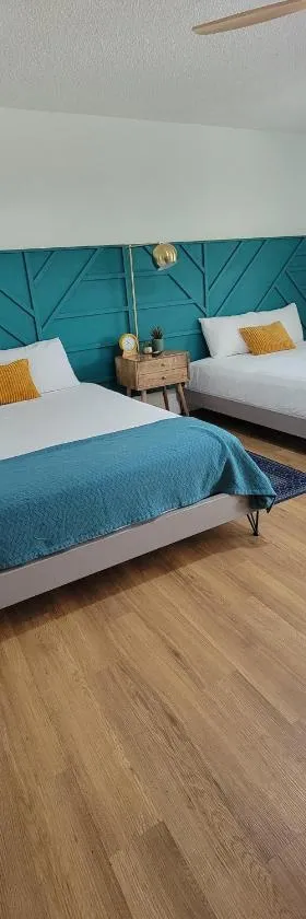 Cindy’s Motel & RV Park，位于Mayo的酒店