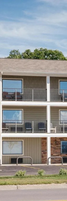 Kasa Gold Coast Inn Traverse City，位于特拉弗斯城的酒店