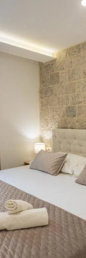 Varda Luxury Apartments Sinj center，位于锡尼的酒店