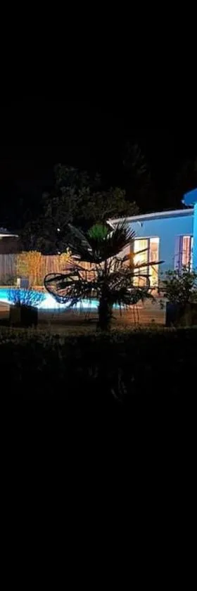 Villa Kevin piscine, pool house et pétanque 6 à 8 personnes，位于鲁埃格自由城的酒店