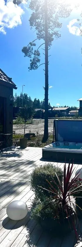 Guesthouse with sauna & hot tub & cold water tub，位于诺基亚的酒店