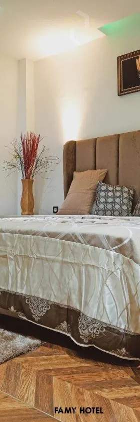 FAMY Hotel，位于杜阿拉的酒店