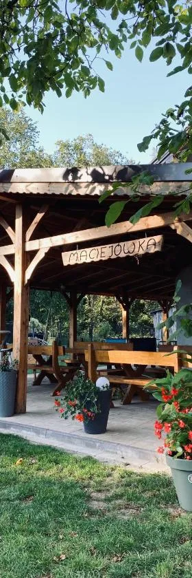 Maciejówka Gospodarstwo Agroturystyczne，位于Poddębice的酒店
