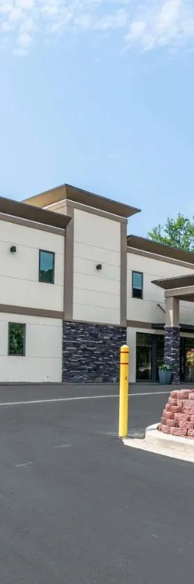 Quality Inn & Suites Athens University Area，位于阿森斯的酒店
