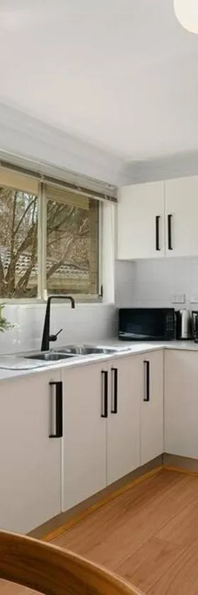 Nickle Cottage - your own little Bowral retreat!，位于波拉尔的酒店