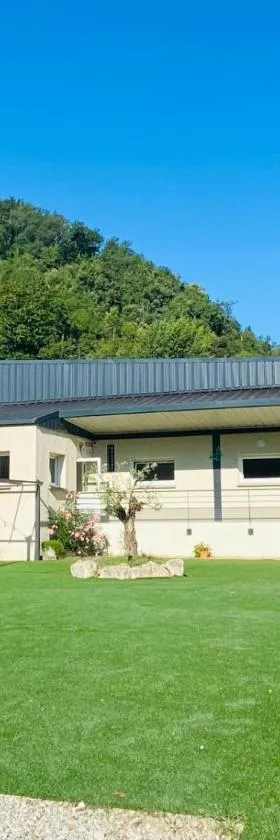 Tikazéla - Escale Tournon-Sur-Rhône，位于罗纳河畔的图尔农的酒店