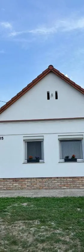 Ikervár-lak，位于Ikervár的酒店