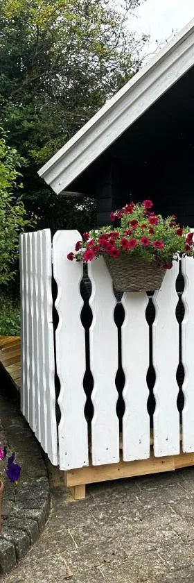 Stunning Romantic Cabin close to Baltic see，位于Idestrup的酒店