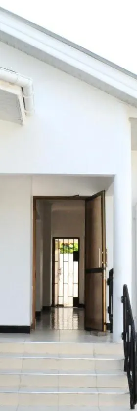 OYA Guest House，位于育空河的酒店