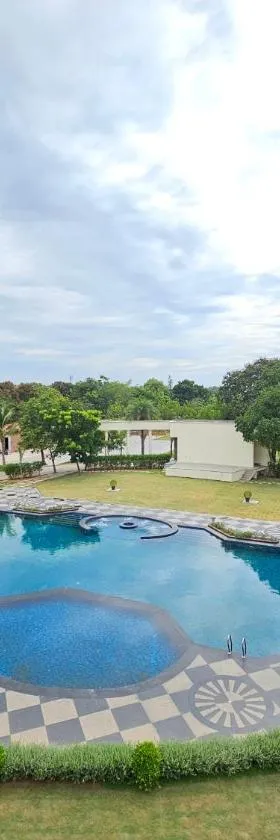 Sathyam Grand Resorts, Sriperumbudur，位于Sriperumbudur的酒店