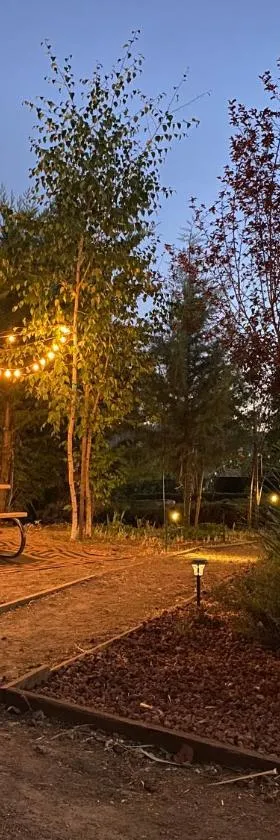 The Hilltop Cabin Retreat in Bass Lake Heights，位于奥克赫斯特的酒店