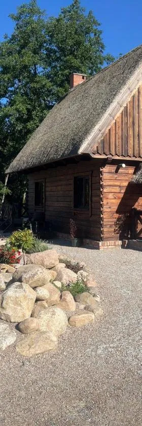 Młyn Glaznoty，位于栋布鲁夫诺的酒店