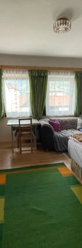 Privatzimmer，位于特里本的酒店
