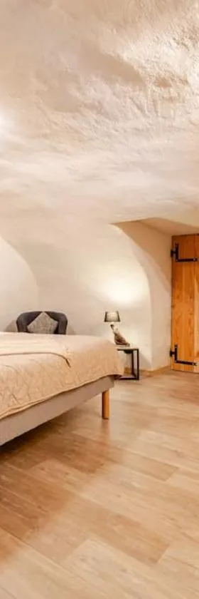 Nuit romantique avec spa privatif，位于Meilhaud的酒店