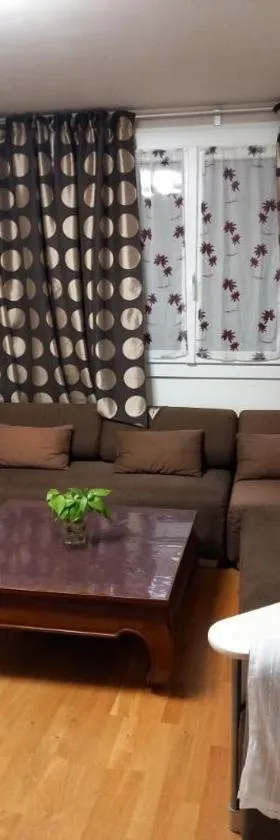 appartement périurbain de Paris et Versailles，位于Les Clayes-sous-Bois的酒店