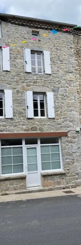 MAISON DE VILLAGE，位于Chambon-le-Château的酒店