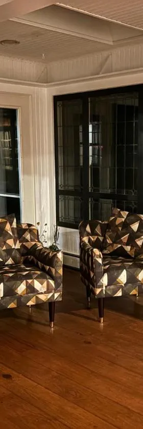Farmhouse Cabin，位于阿什兰的酒店