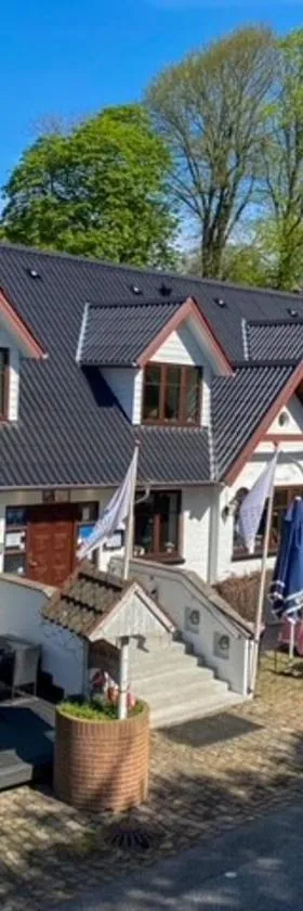 普尔胡斯克罗宾馆，位于Fårup的酒店