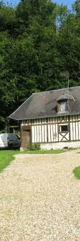 logement a l'étage d'une longère Normande，位于Saint-Wandrille-Rançon的酒店