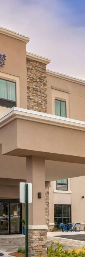 Comfort Inn & Suites Jacksonville - Orange Park Near Naval Air Station，位于杰克逊维尔的酒店