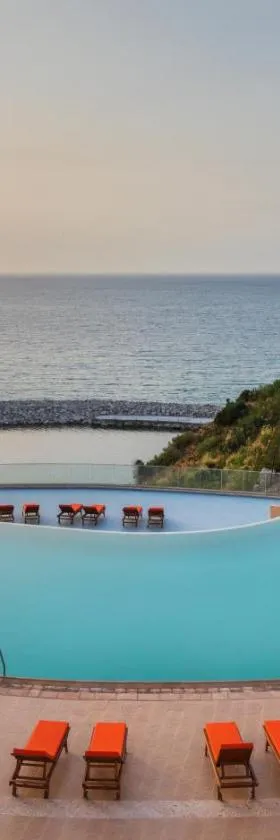 Royal Tulip Korbous Bay Thalasso & Springs，位于古尔布斯的酒店