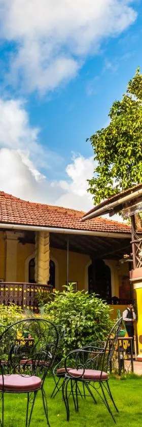 Casa Menezes - A Heritage Goan Homestay，位于巴姆博利姆的酒店