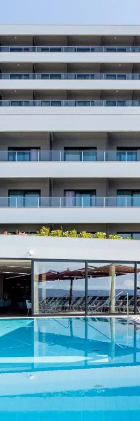 Hotel Plaža Duće，位于杜埃的酒店