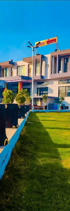Sangam Hotel，位于Chirāwa的酒店