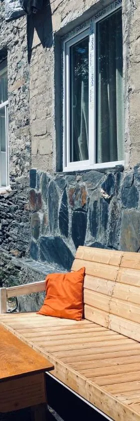 Cozy Qorte，位于Lentekhi的酒店