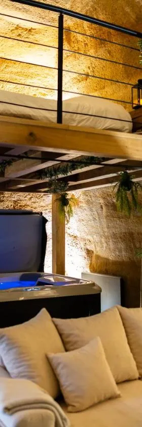 Le temps suspendu, Nuit sous la roche & jacuzzi，位于杜埃拉丰坦的酒店