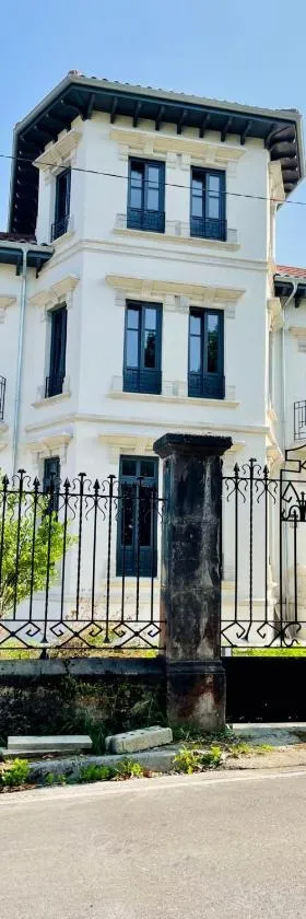 Indiano House Apartments, Muros de Nalón, 5km Cudillero，位于纳隆河畔穆罗斯的酒店