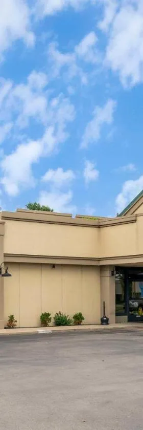Quality Inn & Suites Monroe，位于门罗的酒店