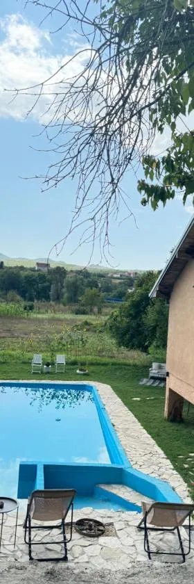 Casa Madre Kravice Waterfalls，位于柳布什基的酒店